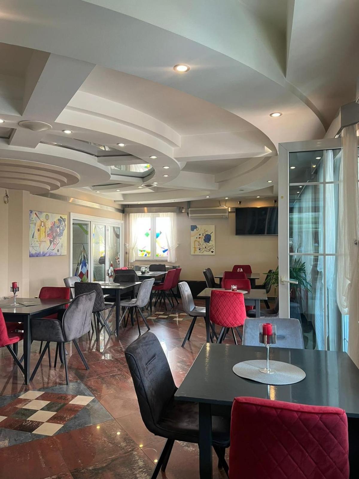 Hotel Lupus Novi Sad Eksteriør billede